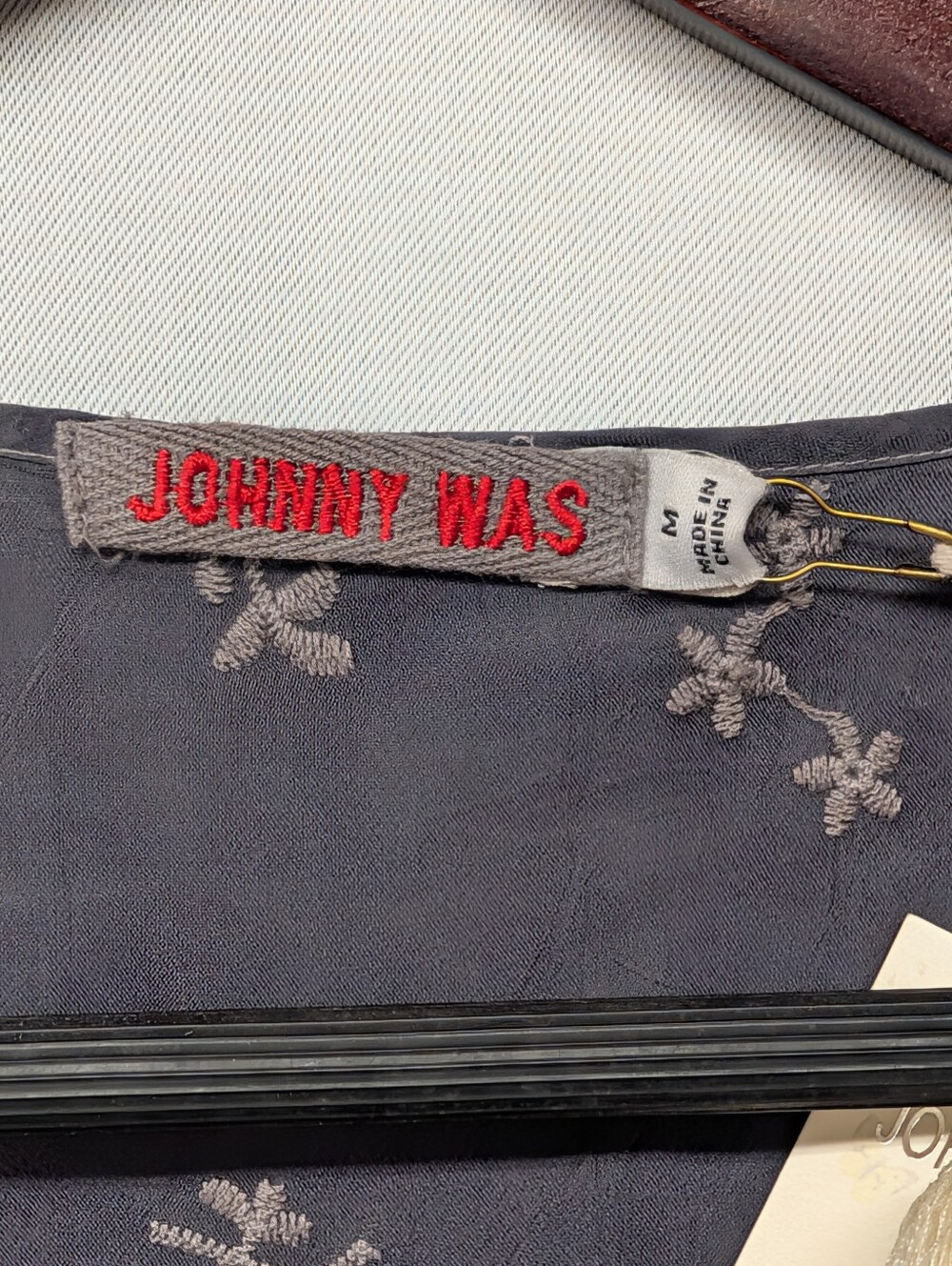 Johnny Was Embroidered Floral Button-Front Long Sleeve Tunic, NWT Size Medium - Picture 4 of 10